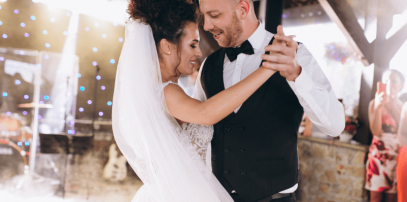 wedding-couple-dancing-their-first-dance 1